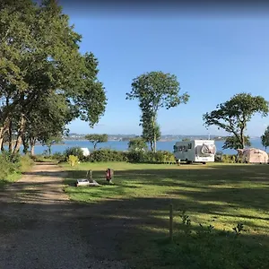 camping-les-pieds-dans-leau.inbrittany.com/